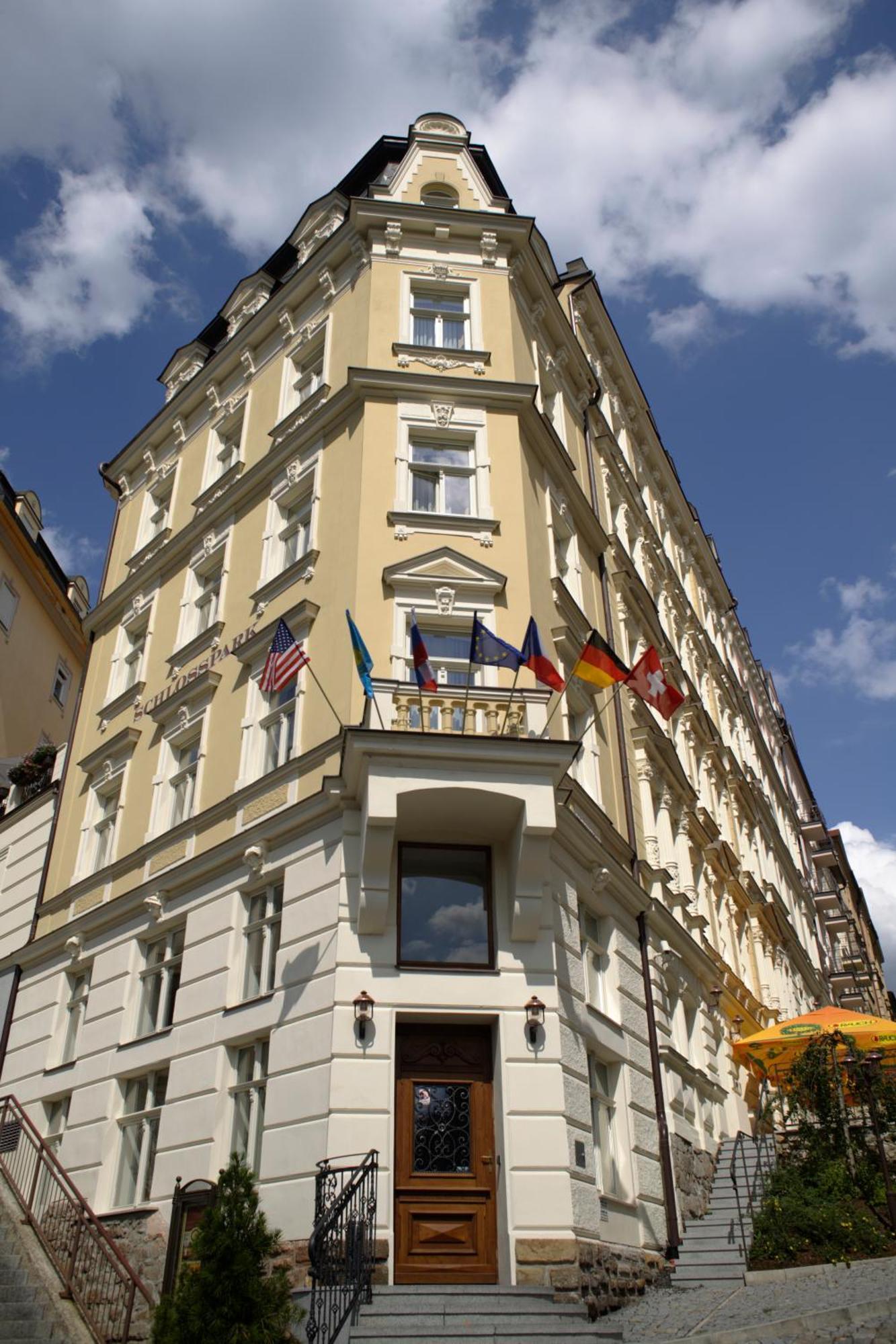 Spa Hotel Schlosspark Karlsbad Exterior foto