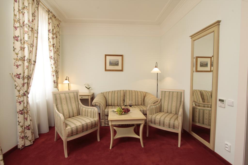 Spa Hotel Schlosspark Karlsbad Zimmer foto